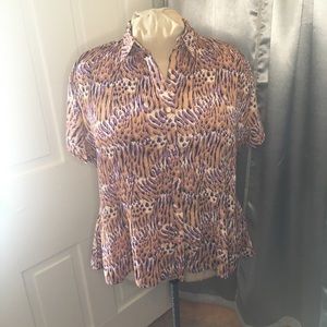 ❤️FINAL PRICE✨rene margo animal print button down top✨